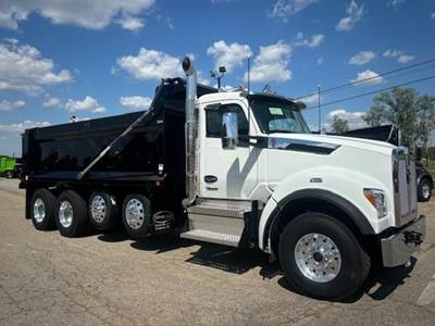 Kenworth T880 Quad Axle Dump Truck - Cummins 565HP, 6 Speed Allison Rds Automatic, 19.5' Dump