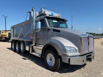 Kenworth T880 Tri Axle Dump Truck - Cummins 565HP, 6 Speed Allison Rds Automatic, 17.5' Dump