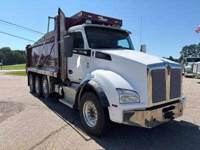 Kenworth T880 Tri Axle Dump Truck - Cummins 525HP, 18 Speed Manual, 18' Dump