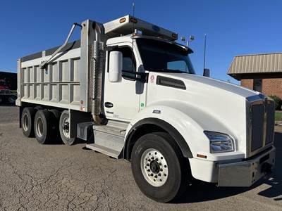 Kenworth T880 Tri Axle Dump Truck - Paccar 455HP, 8Ll Manual, 17' Dump