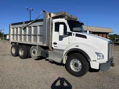 Kenworth T880 Tri Axle Dump Truck - Paccar 455HP, 8Ll Manual, 17' Dump