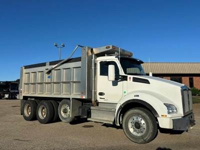 Kenworth T880 Tri Axle Dump Truck - Paccar 455HP, 8Ll Manual, 17' Dump