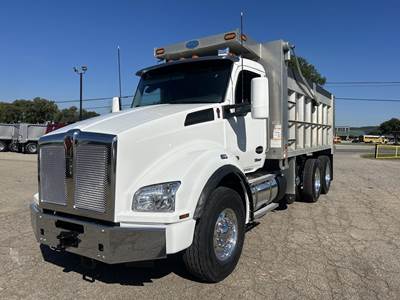 Kenworth T880 Tri Axle Dump Truck - Paccar 455HP, 8Ll Manual, 17' Dump