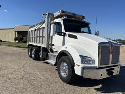 Kenworth T880 Tri Axle Dump Truck - Paccar 455HP, 8Ll Manual, 17' Dump