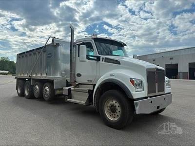 Kenworth T880S Quad Axle Dump Truck - Paccar 455HP, 6 Speed Allison Rds Automatic, 18' Dump