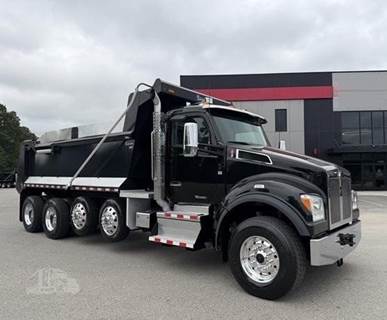 Kenworth T880S Quad Axle Dump Truck - Paccar 455HP, 6 Speed Allison Rds Automatic, 17' Dump