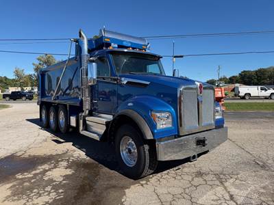 Kenworth T880S Tri Axle Dump Truck - Cummins 565HP, 6 Speed Allison Rds Automatic, 17.5' Dump