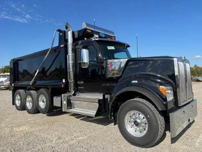 Kenworth W990 Tri Axle Dump Truck - Cummins 565HP, 6 Speed Allison Rds Automatic, 18' Dump