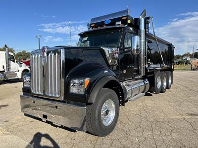 Kenworth W990 Tri Axle Dump Truck - Cummins 565HP, 6 Speed Allison Rds Automatic, 18' Dump
