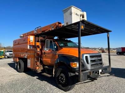 Ford F-750 XL Single Axle Forestry Bucket Truck - Cummins, 240HP, 6 Speed Manual