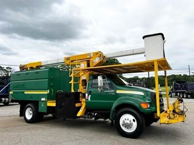 Ford F-750 XL Single Axle Forestry Bucket Truck - Cummins, 220HP, 6 Speed Manual