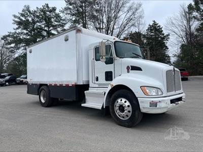 Kenworth T370 Single Axle Fuel & Lube Truck - Paccar, 260HP, Automatic