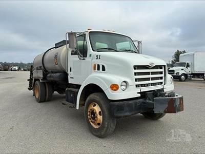Sterling L7500 Single Axle Hot Oil / Asphalt Distributor Truck - Caterpillar, 5+2 Speed Manual