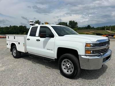 Chevrolet 3500 Mechanic / Service Truck - 360HP, Automatic