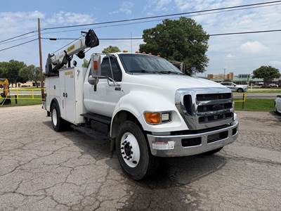 Ford F-750 XLT Mechanic / Service Truck - Cummins, 300HP, Automatic