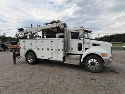 Peterbilt 337 Mechanic / Service Truck - Paccar, 350HP, 6 Speed Allison Rds Automatic