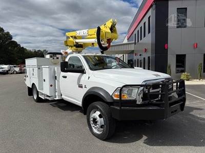 RAM 5500 Mechanic / Service Truck - 6 Speed Manual