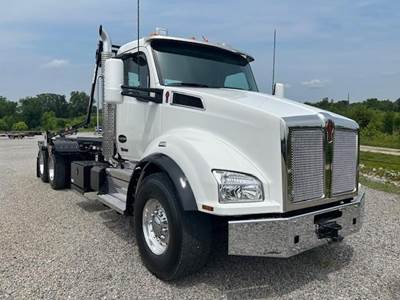Kenworth T880 Roll Off Truck - Cummins, 500HP, 6 Speed Allison Rds Automatic