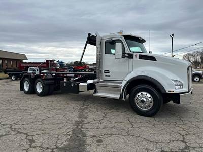 Kenworth T880 Roll Off Truck - Cummins, 500HP, 6 Speed Automatic