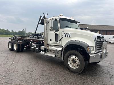 Mack Granite 64FR Roll Off Truck - MP7, 425HP, 12 Speed Mdrive Hd Amt