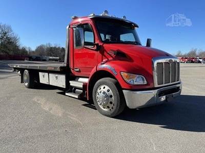 Peterbilt 536 Single Axle Rollback Tow Truck - Paccar, 300HP, 8 Speed Automatic
