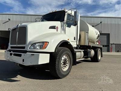 Kenworth T440 Single Axle Vacuum Truck - Paccar, 350HP, 6 Speed Allison Rds Automatic