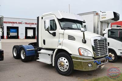 Freightliner Cascadia 113 Day Cab Truck - Detroit, Manual