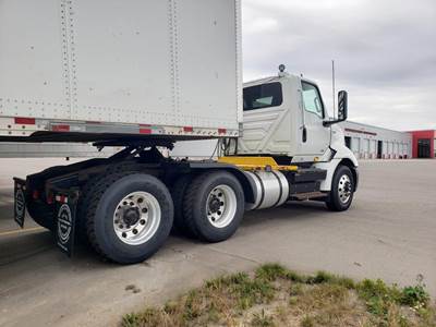 International RH Day Cab Truck - A26, Automatic