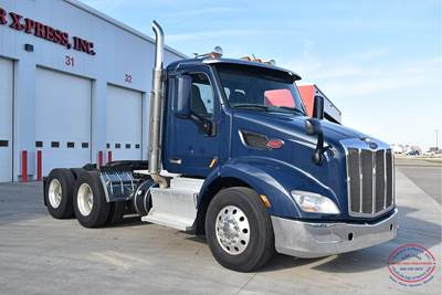 Peterbilt 579 Day Cab Truck - Paccar 380HP, 12 Speed Manual