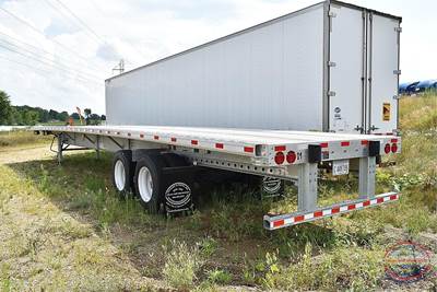 Hyundai 53x102 Combination Flatbed Trailer - Air Ride, Sliding Spread Axle