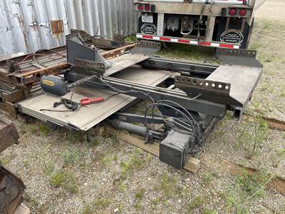 2019 Palfinger ILUK33 Liftgate, 3,300 lb Aluminum Platform