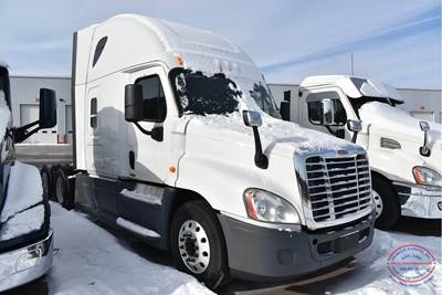 Freightliner Cascadia 125 Sleeper Semi Truck - Raised Roof Sleeper, Detroit 450HP, Automatic