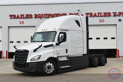 Freightliner Cascadia 126 Sleeper Semi Truck - Raised Roof Sleeper, Detroit 475HP, Automatic