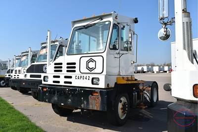 Capacity TJ5000 Yard Spotter Truck - Cummins, Automatic