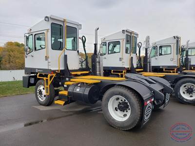 Capacity TJ5000DR Yard Spotter Truck - Cummins, 200HP, Automatic