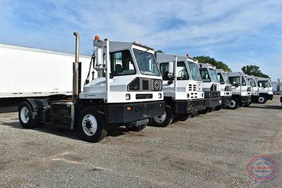 Capacity TJ5000DR Yard Spotter Truck - Cummins, 200HP, Automatic