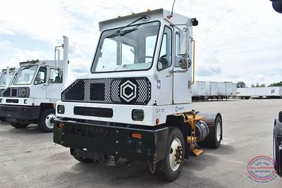 Capacity TJ5000DR Yard Spotter Truck - Cummins, 200HP, Automatic