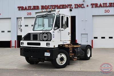 Capacity TJ5000DR Yard Spotter Truck - Cummins, 200HP, Automatic
