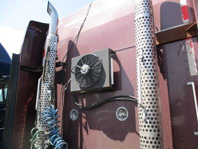 Kenworth T800B Auxiliary Power Unit (APU)