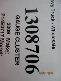 Volvo VNL Instrument Panel Cluster