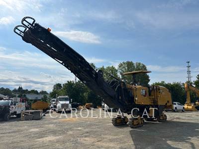 Caterpillar PM822 Asphalt Paver