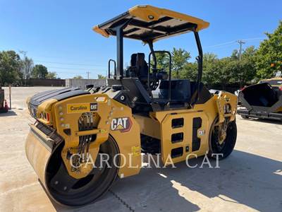 Caterpillar CB7 Smooth Drum Roller Compactor