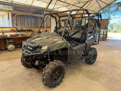 2025 Honda Pioneer 700-4 Deluxe like new