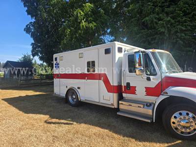 2002 International DuraStar 4400 Ambulance