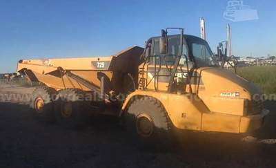 2013 Caterpillar 725 Haul Truck