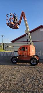 2 Lots: JLG Articulating Boom Lift (450AJ & 800AJ)