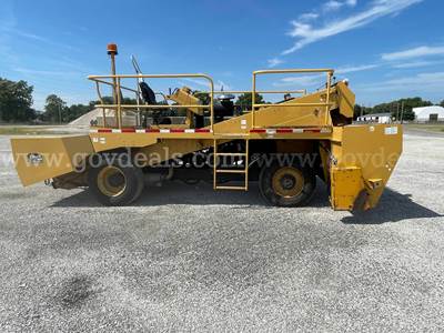 2004 Etnyre Chip Spreader