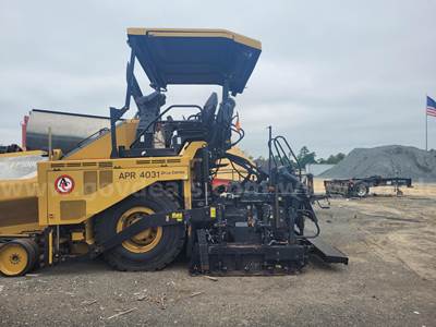2014 Caterpillar AP1000F Wheel Mounted Asphalt Pavers