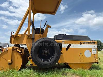 Dresser S4-6B tandem vibratory roller