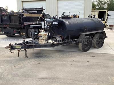 LeeBoy L600T TACH Distributor Trailer Mounted 600-gallon Tank, 4.8 hp Honda gas eng. 300k BTU